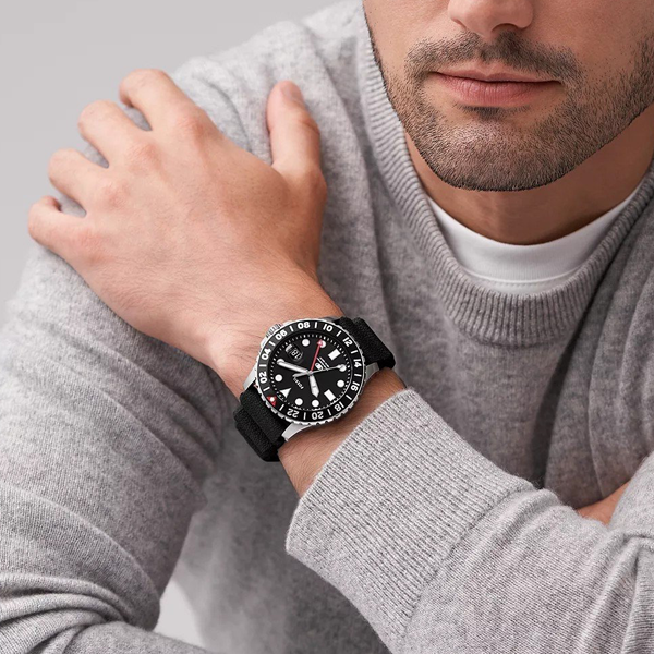 FOSSIL black 5