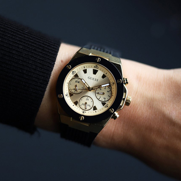 GUESS Default 5