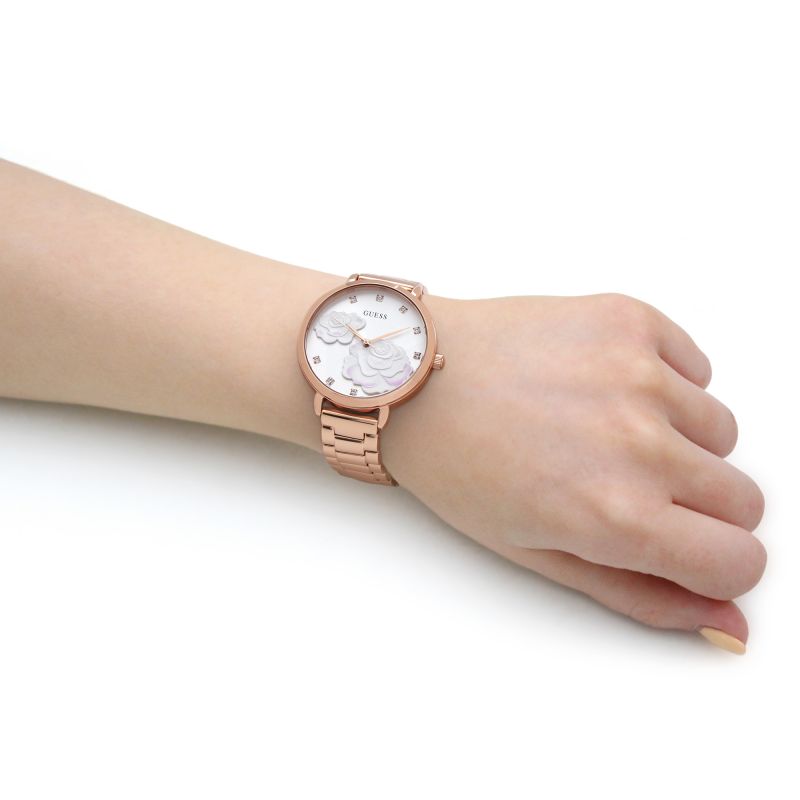 GUESS Default 5