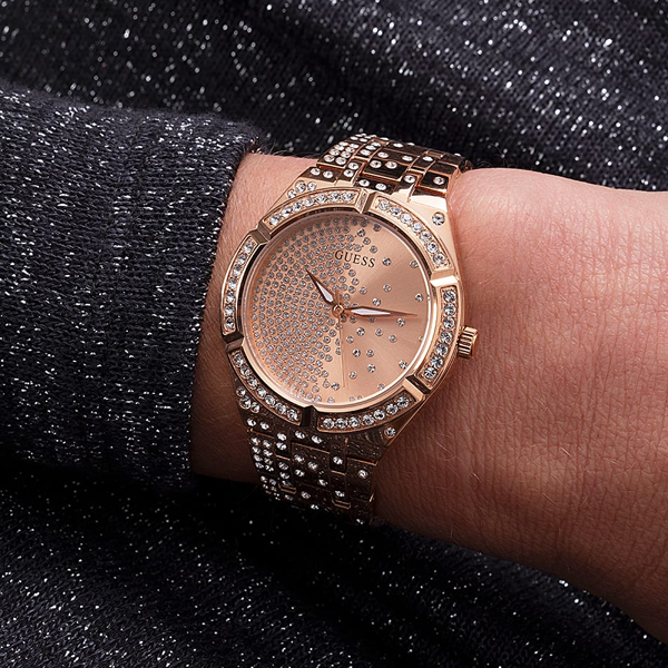 GUESS Default 5