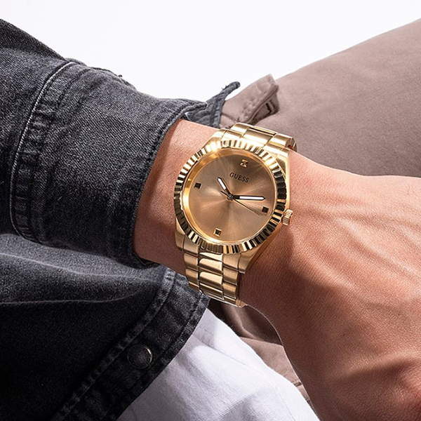 GUESS gold 9