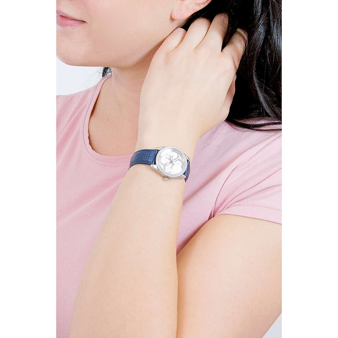 GUESS Default 5