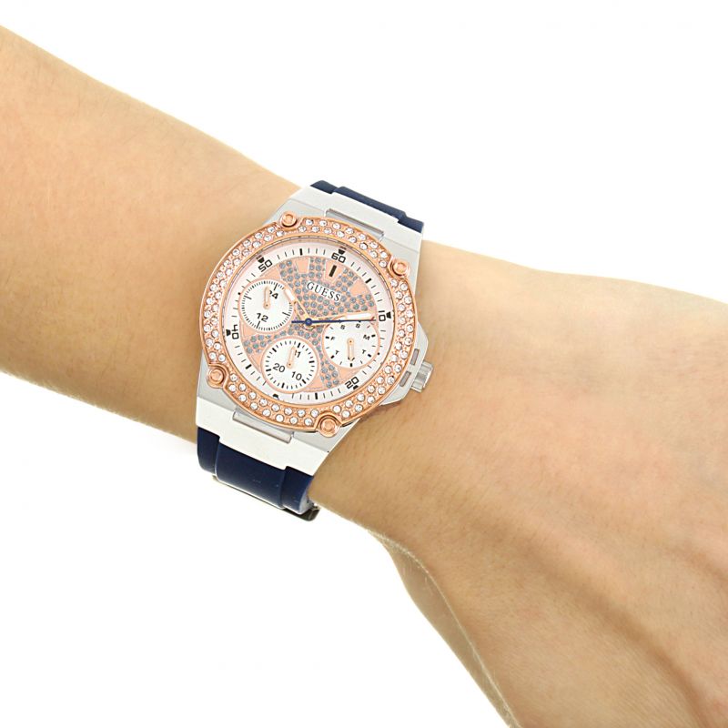GUESS Default 5